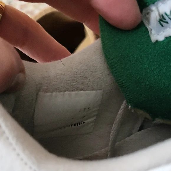 retro jordans women White and Green Sneakers - Picture 5 of 7